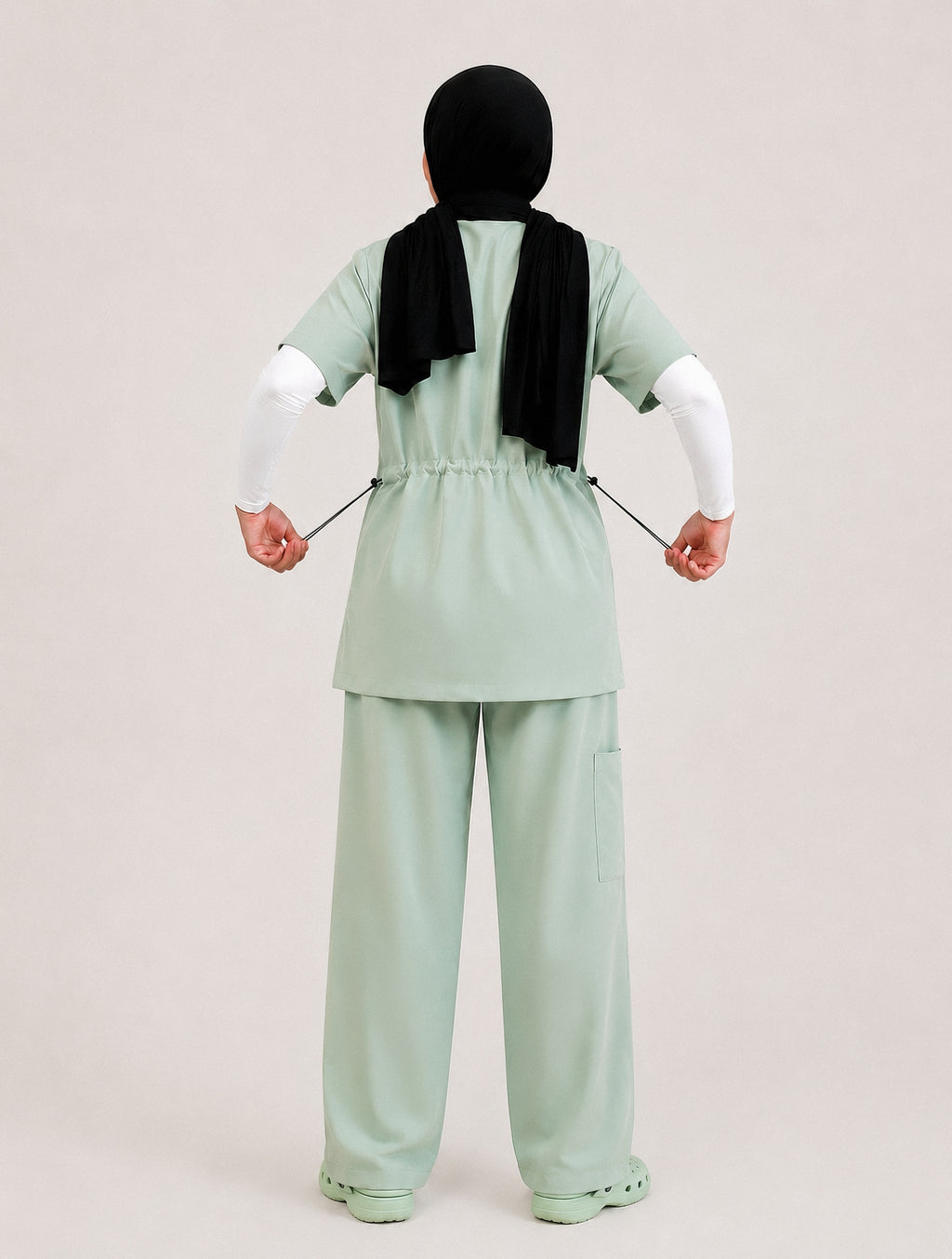 scrub yara-vert clair
